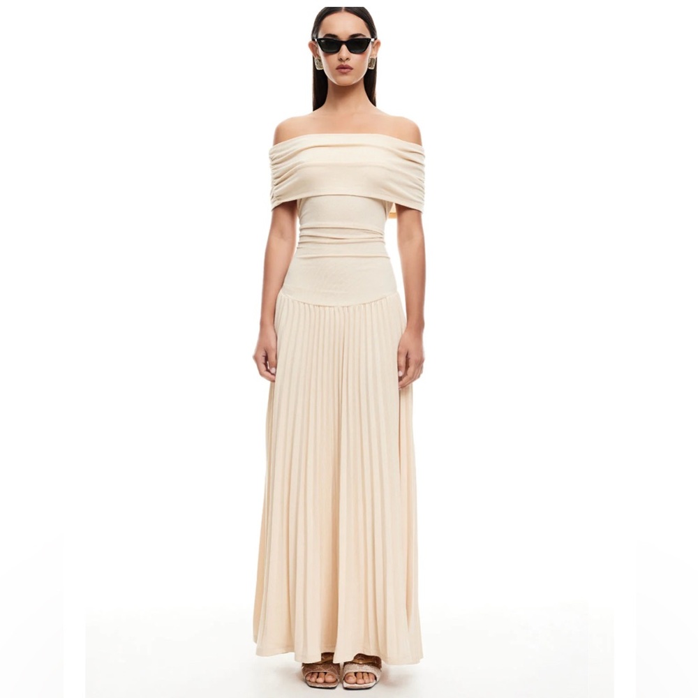 Lioness Off-Shoulder Maxi Dress in Cream